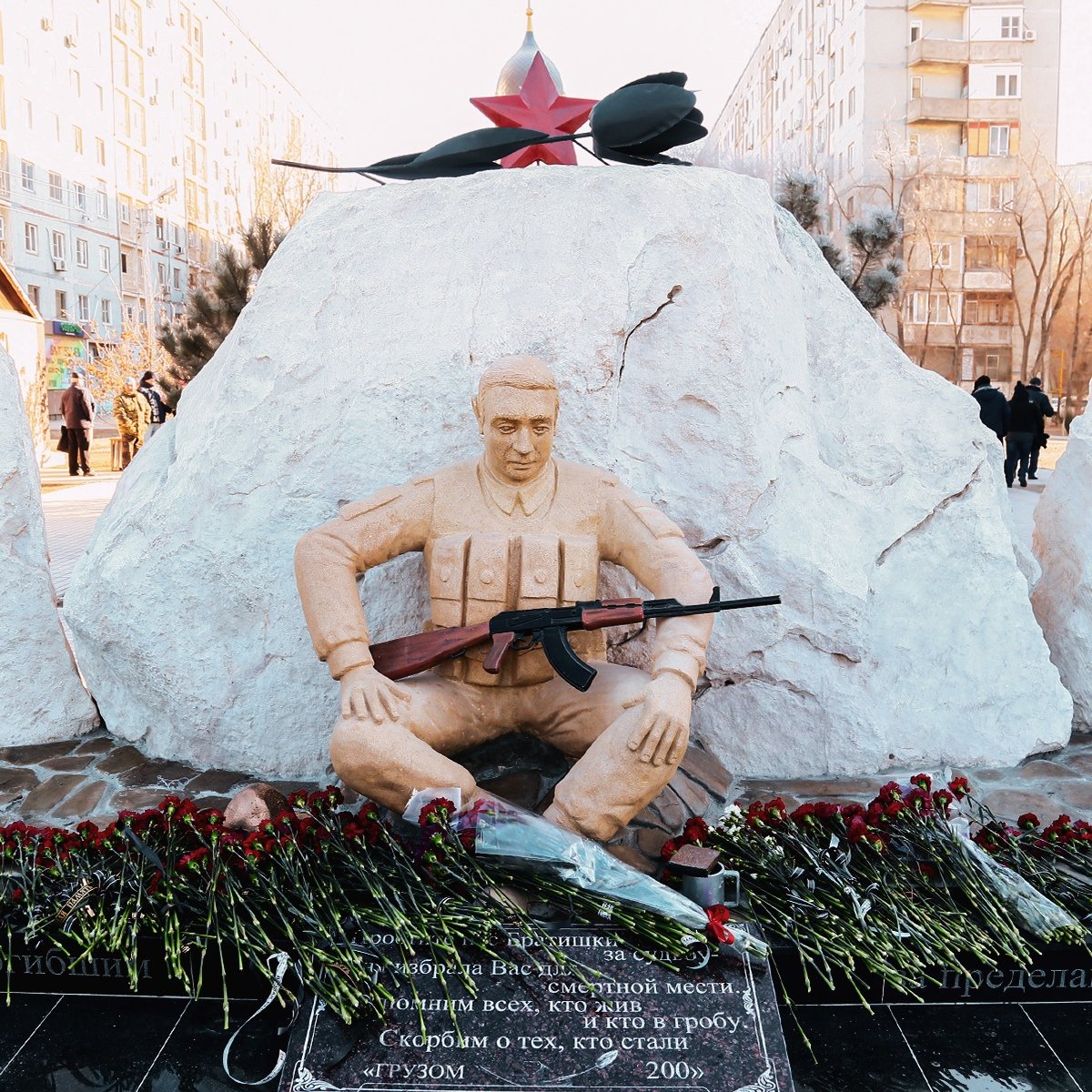 красный тюльпан афганистан фото