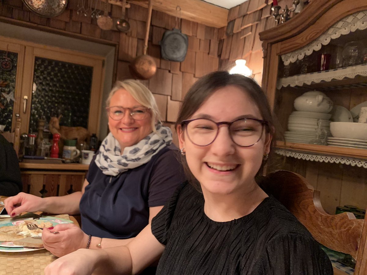 glidepath's tweet image. X-MASS: 🎄FFF 🎄... family, food and fun 😊🎄😄