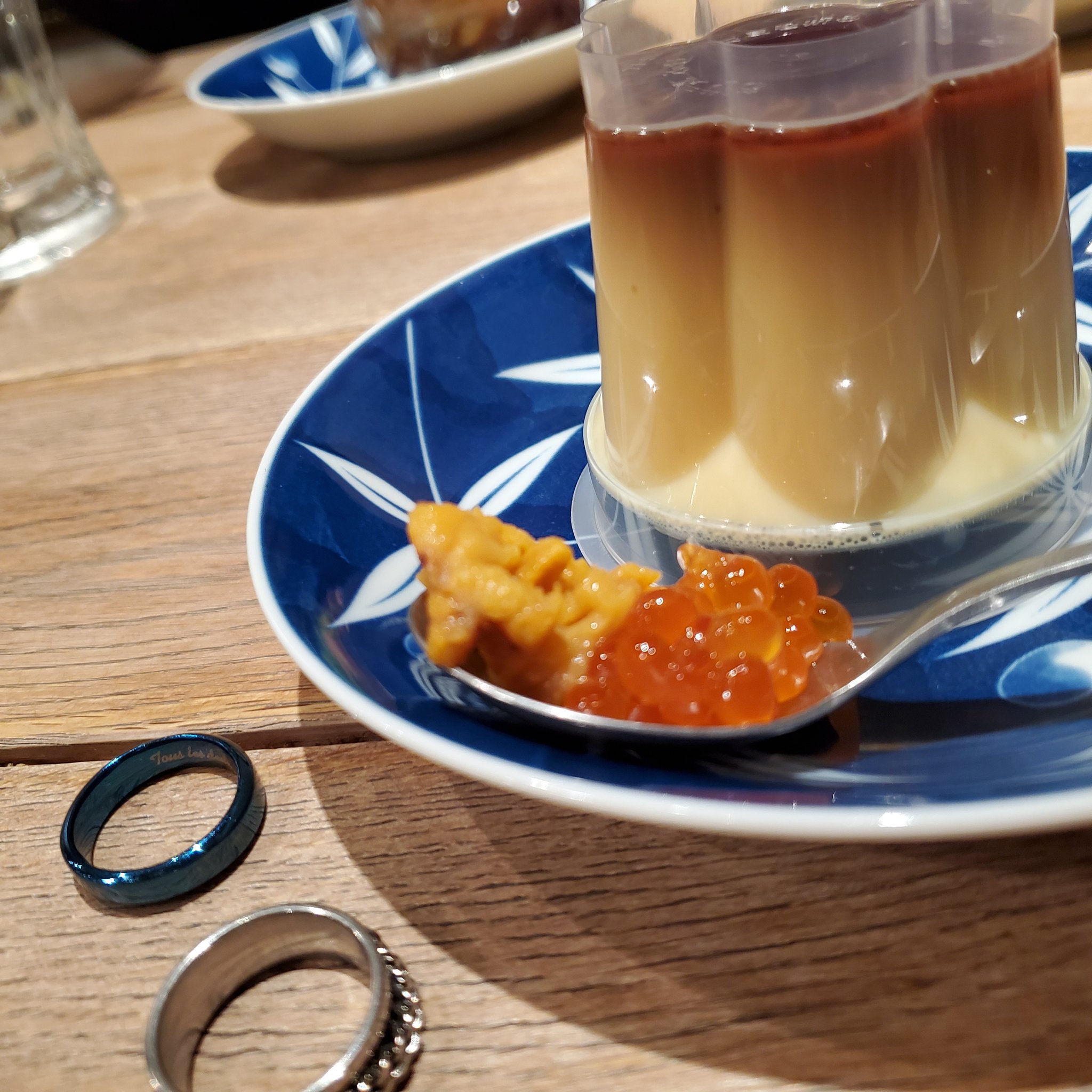 なる 永眠 あとこれ プッチンプリンだとおもうやろ 実はこれ茶碗蒸しなんよ めっっっっちゃ濃厚な茶碗蒸し それに濃厚ないくらと濃厚なウニをプラス つまり まじ神 バカ