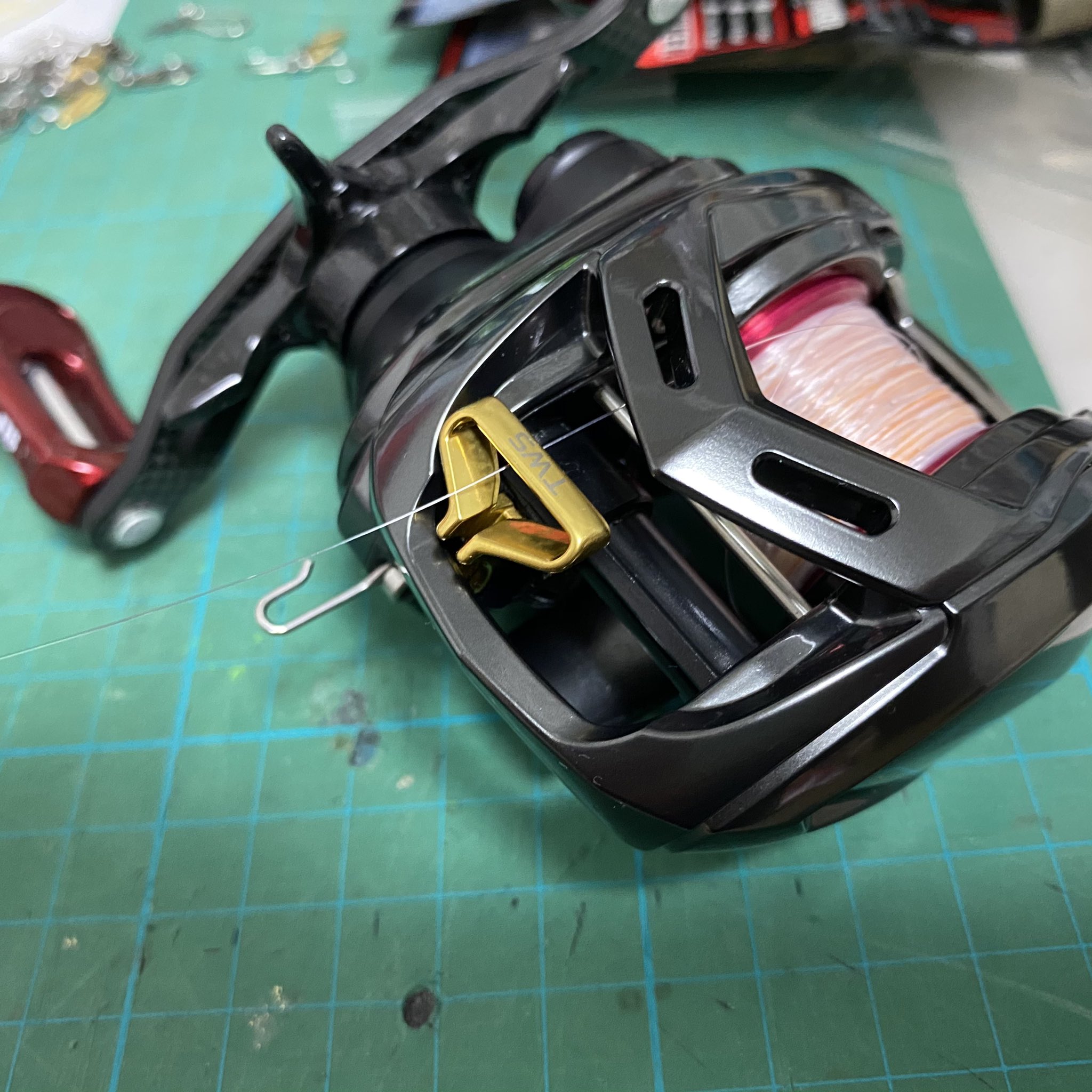 تويتر M9 D Yamamon على تويتر アルファスair Tw ドラグクリッカー追加完了 ついでにtws拡張可 ハンドルをカーボンハンドルに ハンドルノブをザイオンノブに アルファスairtw ドラグクリッカー ベイトリール カスタム ベイトフィネス ソルト