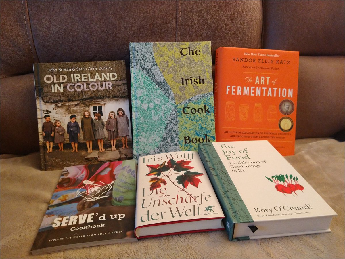 Good haul of books❣️ 😊 More Lockdown cooking to come!