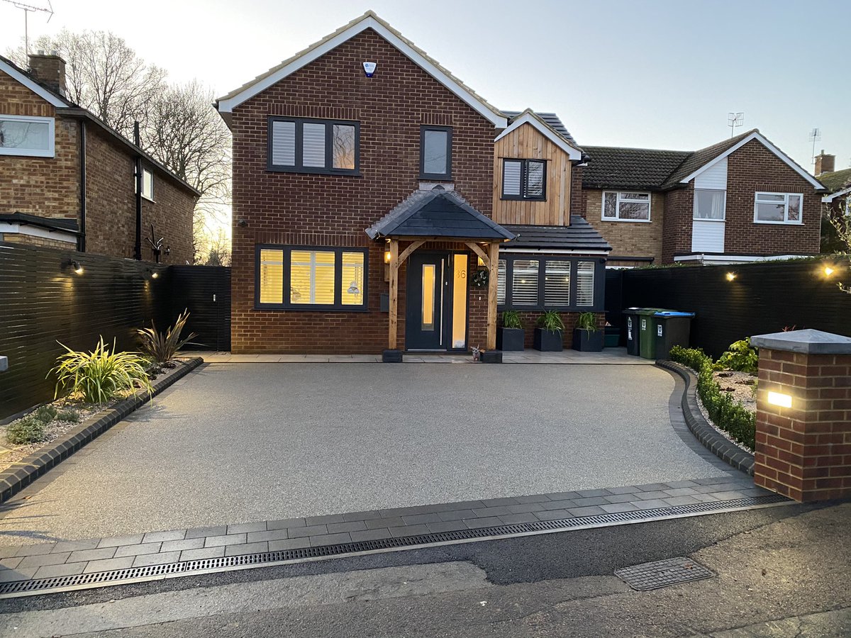limebokbrett's tweet image. Some pics of the front garden of a project we just completed including this lovely oak framed porch!
