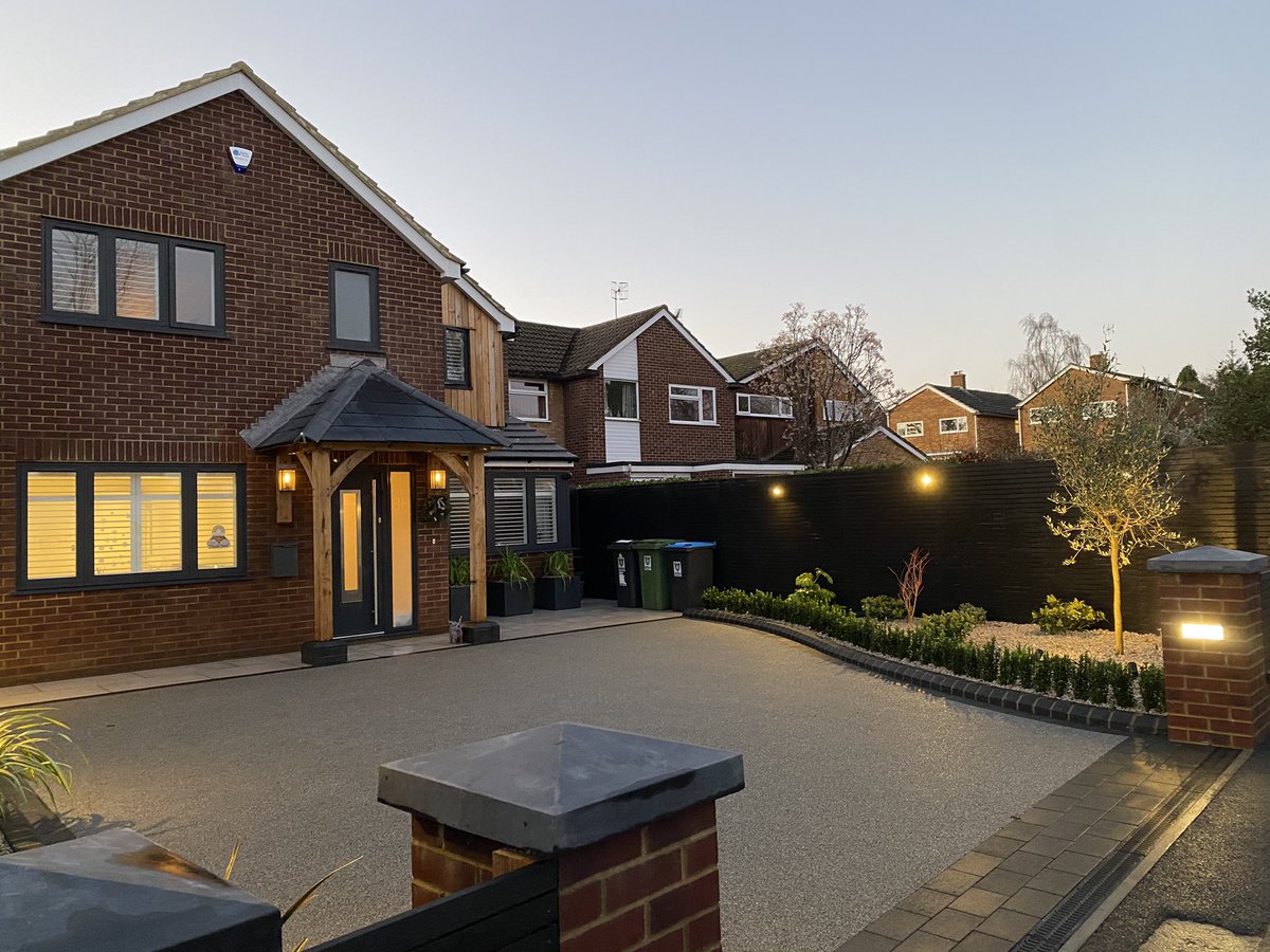 limebokbrett's tweet image. Some pics of the front garden of a project we just completed including this lovely oak framed porch!