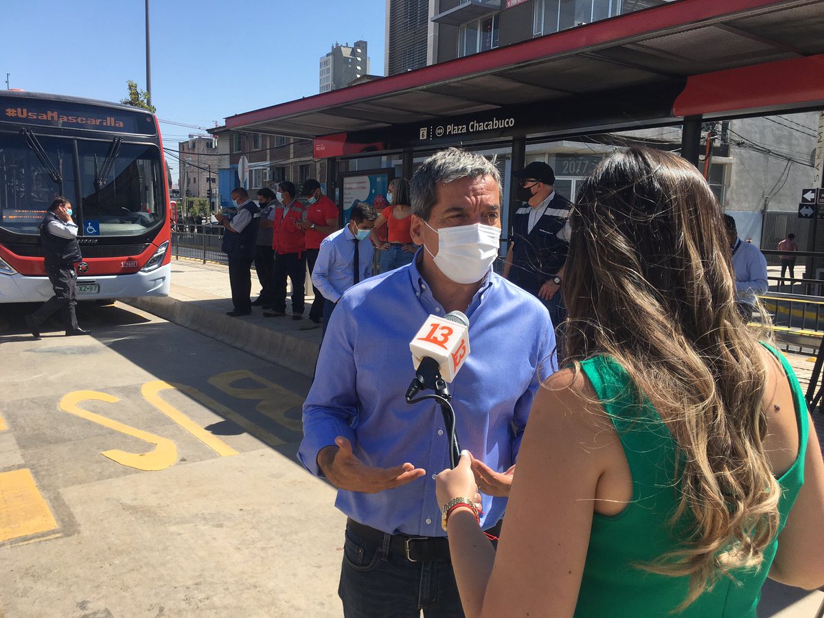 Muni_Indep's tweet photo. AHORA el alcalde @Duranbaronti en @T13 se refiere a la puesta en marcha del corredor de Av. Independencia que   forma parte del Plan de Mejoramiento de Infraestructura para el Transporte Público y tuvo un costo de $46 mil millones de pesos https://t.co/i2dnDFeMKK