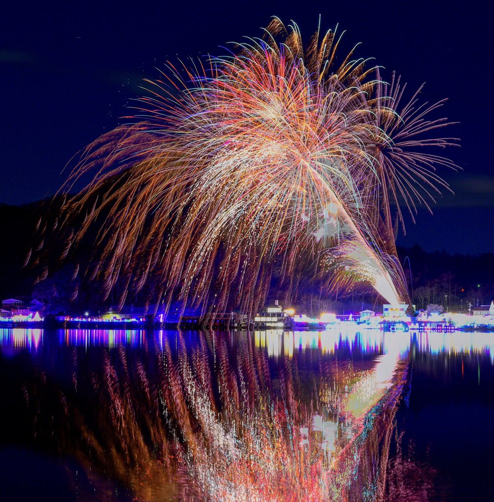 Gunma 241 およそ2分半の花火すべてを1枚に凝縮するとこうなります ぐんま 榛名山 榛名湖イルミネーションフェスタ T Co Cia0xhvtf8 Twitter