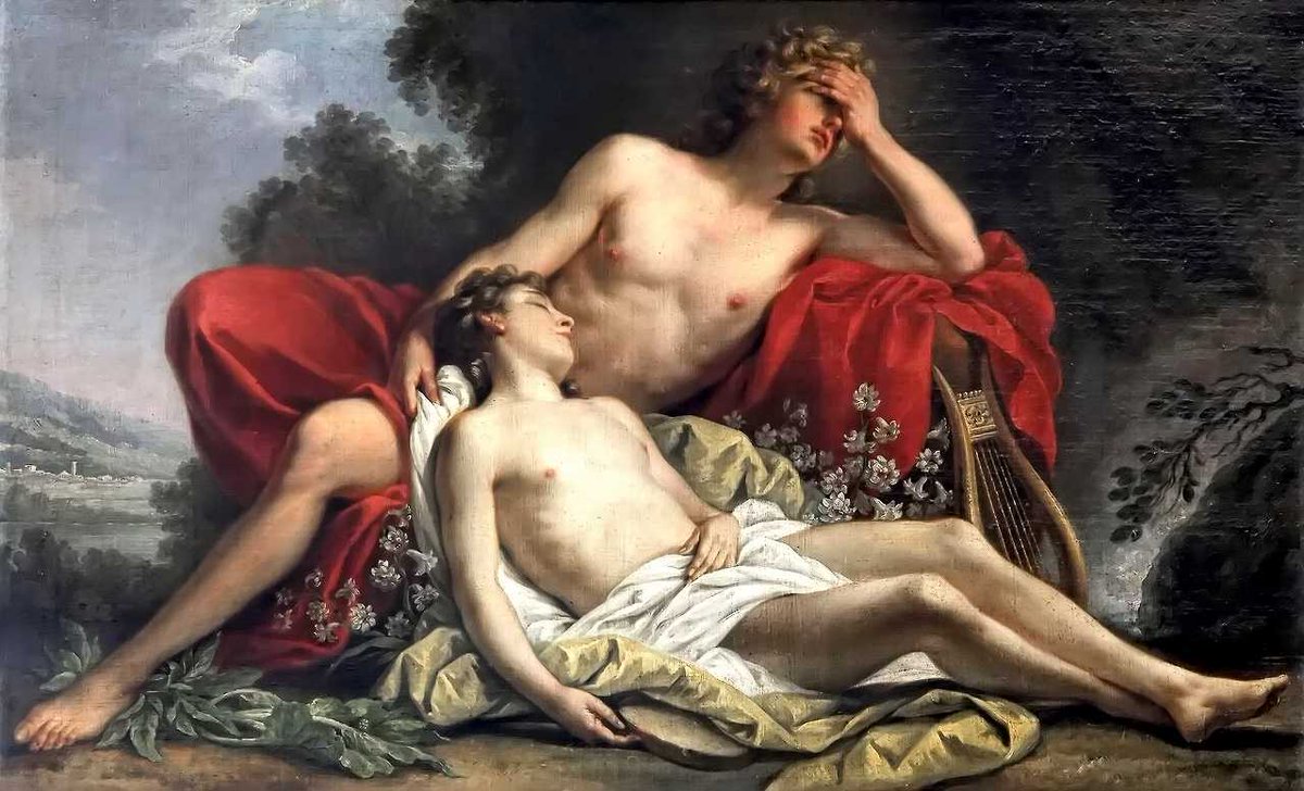 Quant au sang de Hyacinthe, le compagnon d'Apollon, il fait pousser une jacinthe qui permet de perpétuer son nom, et de le rendre immortel.
