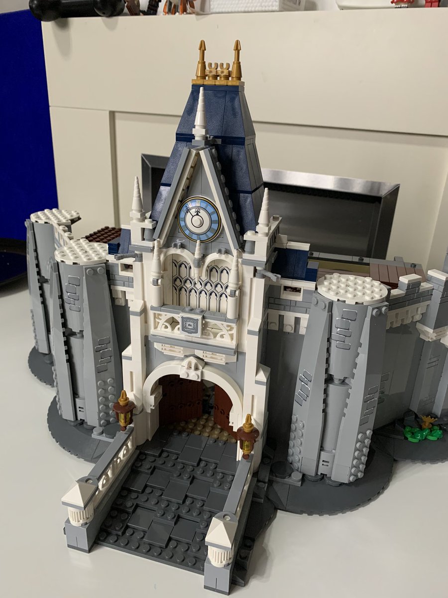 Jo671's tweet image. #LEGOBuildDay  living building our Lego today the start of my Castle and Baby Yoda is done