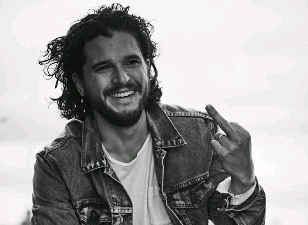 HAPPY BIRTHDAY TO MY KING KIT HARINGTON.     