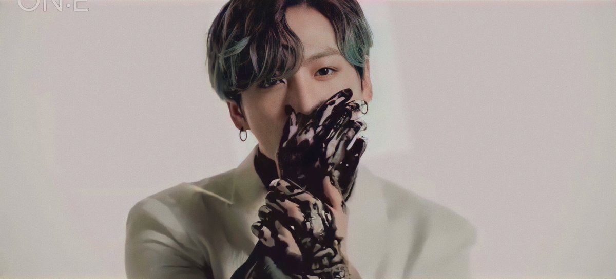 kookpiics's tweet photo. 🤍🖤✨
#JUNGKOOK #정국 @BTS_twt https://t.co/HCd9fDzuGp