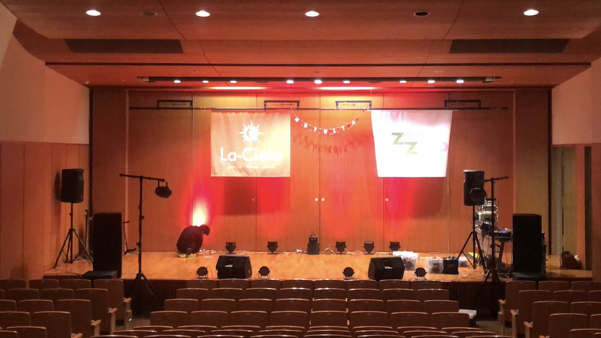 ewg6de's tweet photo. そういえば、本当は明日スタジオ合同発表会だったんだよ😗✋
来年は出来るといいな😊✨
#studiozerozero
#maikanon
2枚目2018年
3枚目2019年 https://t.co/JET4Is5QSs
