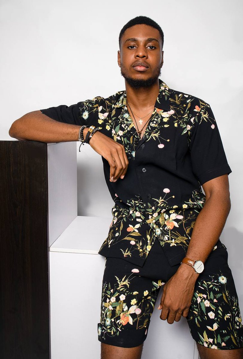 Theolanverse's tweet photo. ÒLAN 
Holiday collection .20

 AIRFOS TWO PIECE🔥 

Available in different sizes(M-XXL)

Price: N13,800

Send a DM to place your order. 

___________________
We ship worldwide  

For more enquiries please send us a message on WhatsApp 08185115687

#òlanluxury #readtowear https://t.co/Y2IKr7wuSS