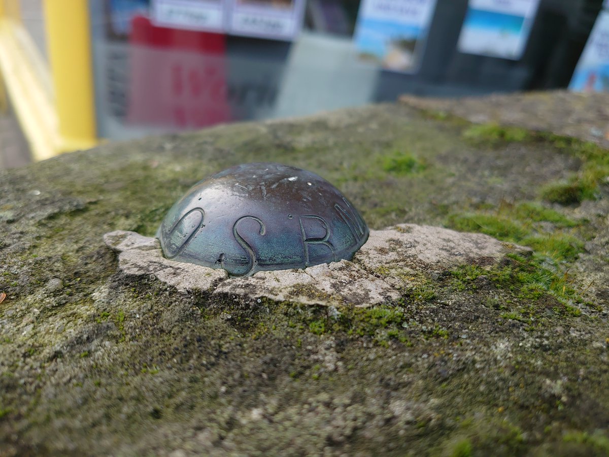 PaulMagan2's tweet image. A lovely Christmas Day spent in March with my sister. Couldn't resist playing spot the #OSBenchmark on our after dinner walk through Town. 
The OS Bolt on the Town Bridge (5.817m Above Sea Level). 
@FascinatingFens @OrdnanceSurvey @MarchSociety  @FenlandFlag.