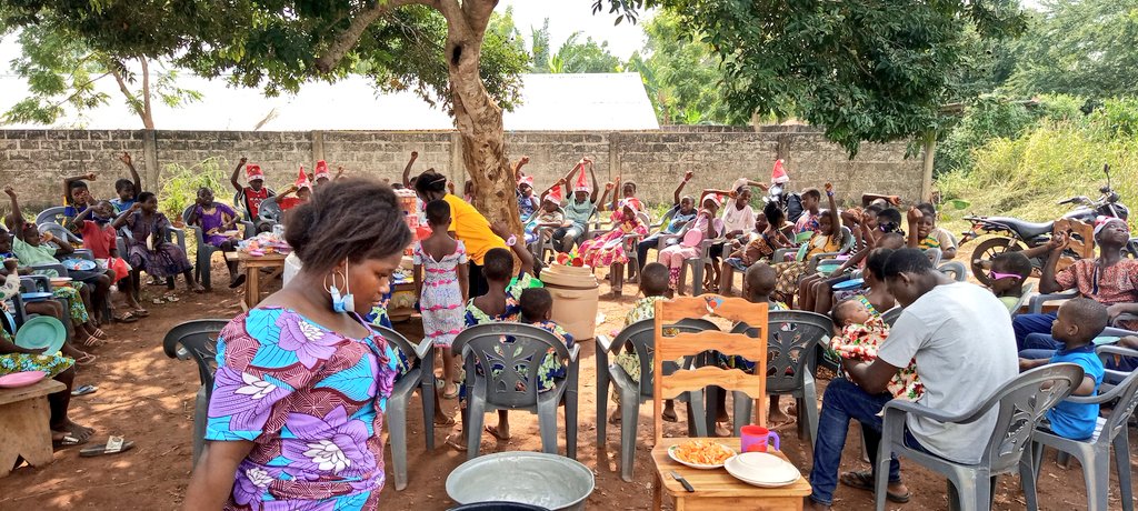La Noël avec les enfants de #FAOD
Grand merci a tout ceux qui on contribuer pour donner la joie aux coeurs des orphelins en cette période de fête!
Dans les jours avenir nous continuerons a partagé avec vous les images et vidéos de cette réjouissances!
Dieu vous Bénisse!
#FAODmind