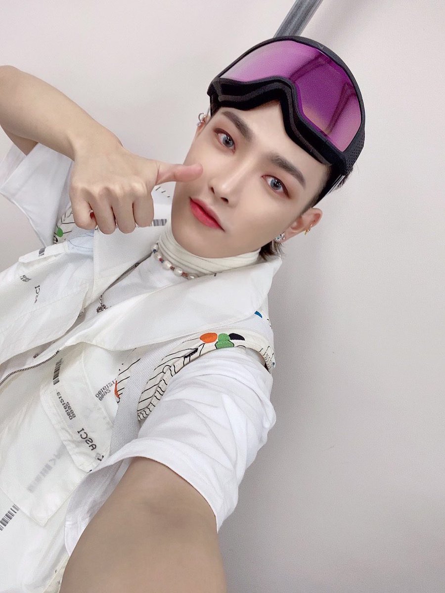 ATEEZofficial's tweet photo. [#홍중] 늘 지켜봐 줘서 고마워요🥰
티니들도 건강하고 행복한 연말이 되길🙏
#ATEEZ #에이티즈 https://t.co/jpPZcQIvcP