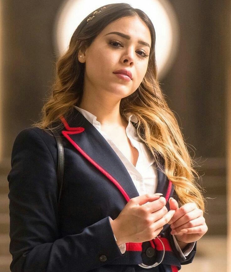 данна паола элита. алексис элита сериал. клаудия салас. данна паола в сериале элита. лукреция элита.