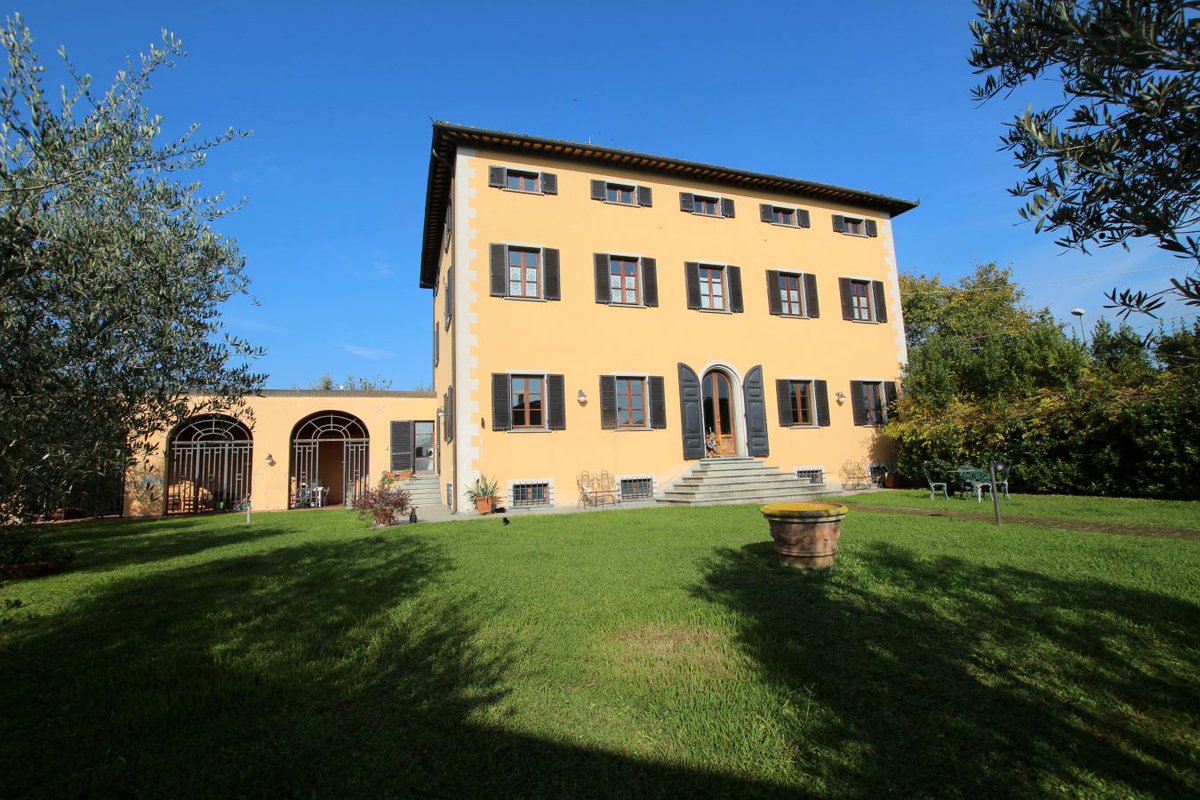 italymagpropert's tweet photo. For sale in #Tuscany. This magnificent villa for sale is located in the countryside outside Pisa in the area of Santa Maria a Monte, some 12km north of Pontedera and just 25km to Pisa international airport. https://t.co/hSNloLlF4E https://t.co/uRNbqO2GPp
