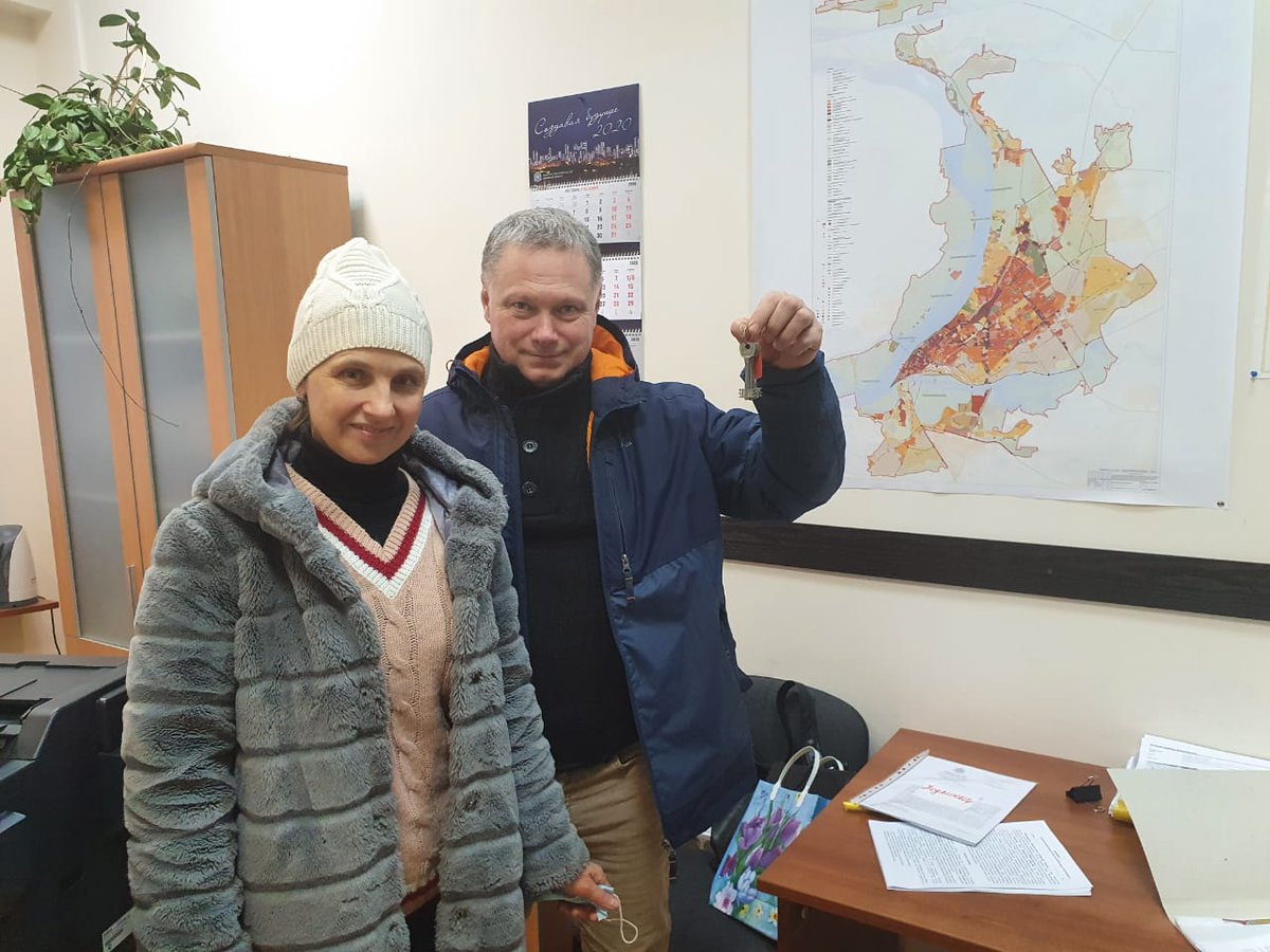 Сегодня первые дольщики с проблемных объектов по ул. Тухачевского 10, Димитрова 74А, получили ключи от своих новых квартир в Жилом комплексе на улице Печерская. Это стало возможным благодаря мерам региональной поддержки, закреплённым =>>