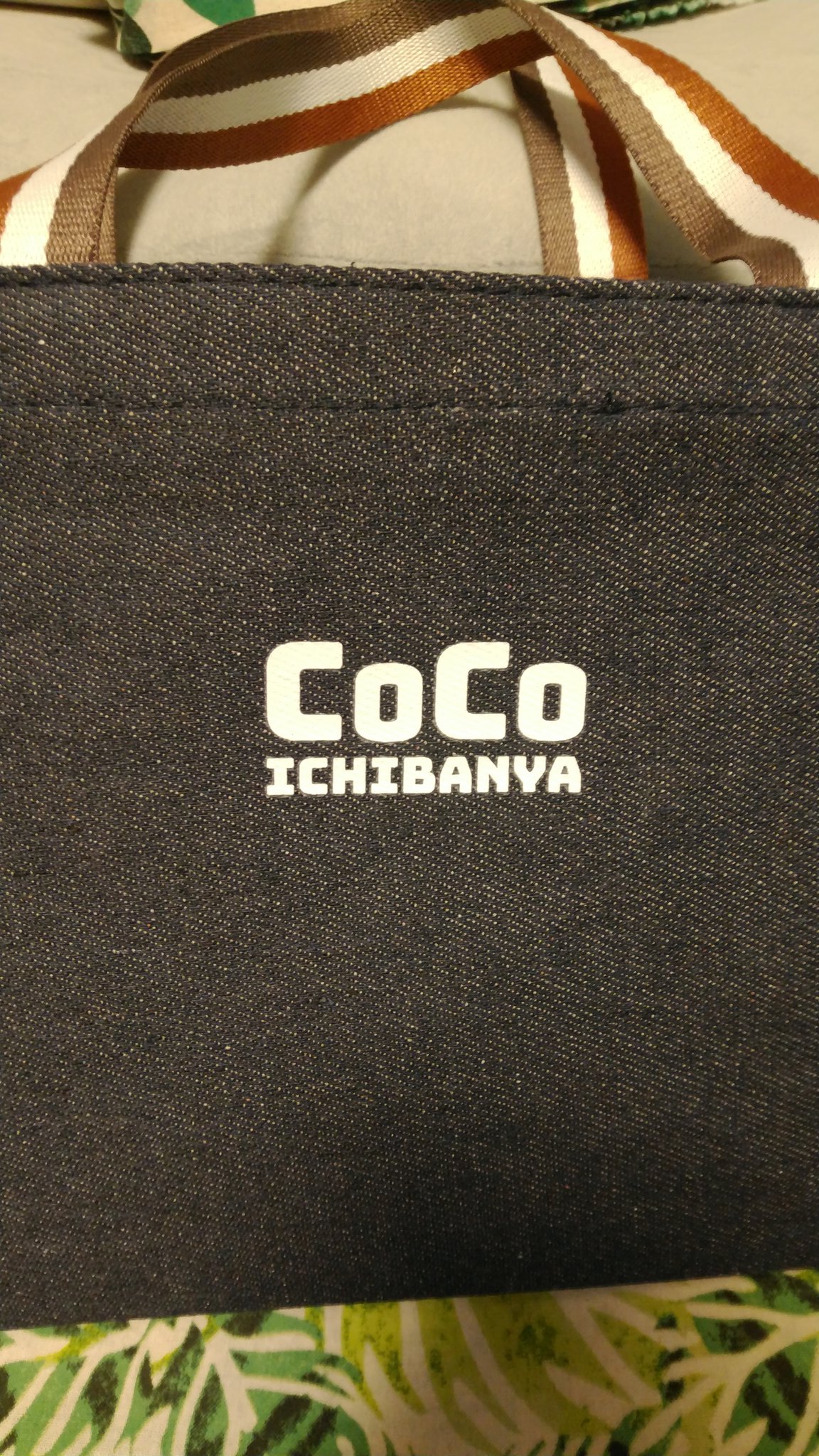 画像 ココイチの福袋のカバン しっかりした造りなのでメーカーみたらオンワードなのね T Co Cjtj7wkzkw まとめダネ