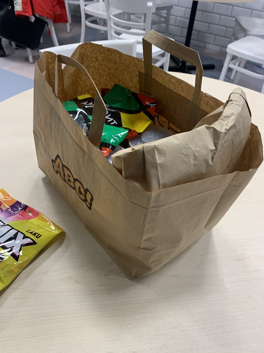 Karkkipussit #abcmobiili ennakkotilauslistalla erinomainen lisäys palveluun. #matkallapohjoiseen