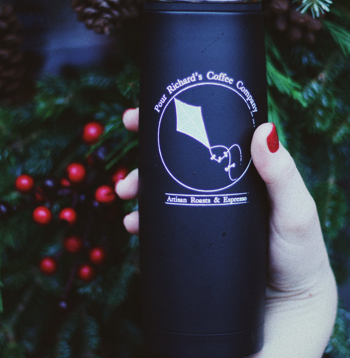 PourRichardsCof's tweet image. No matter how long you're out in the cold this holiday season, we've got you covered! Our thermoses will keep your drinks HOT for over 8 hours! Perfect for any long car rides or walks you have ahead of you!

#pourrichardscoffee #travel #travelmerch #merch #giftideas  #coffee