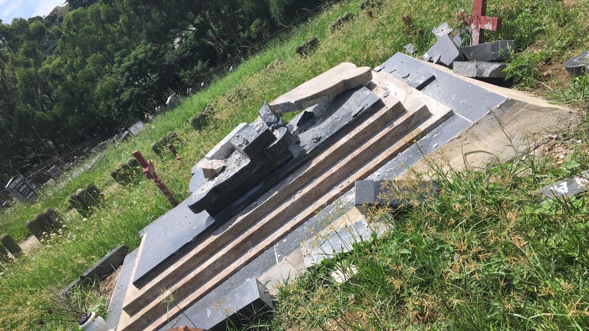 Bafana Bafana (@bafanabafana) on Twitter photo VANDALIZED: Former <a href="/BafanaBafana/">Bafana Bafana</a> goalkeeper and captain Senzo Meyiwa's tombstone has been vandalized, 2 months after it was unveiled in Clermont, Durban. VANDALIZED: Former <a href="/BafanaBafana/">Bafana Bafana</a> goalkeeper and captain Senzo Meyiwa's tombstone has been vandalized, 2 months after it was unveiled in Clermont, Durban.