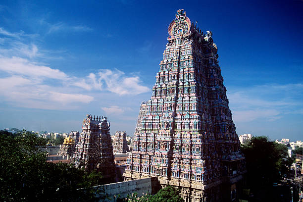 THE SIEGE of MEENAKSHI AMMAN TEMPLE, Madurai (1311 AD)During the dark phase of Delhi Sultanate's invasion of Madurai, a Pandyan king stood up to defend the honor of Meenakshi Amman temple in face of a relentless enemy. Grit, devotion and bravery!
