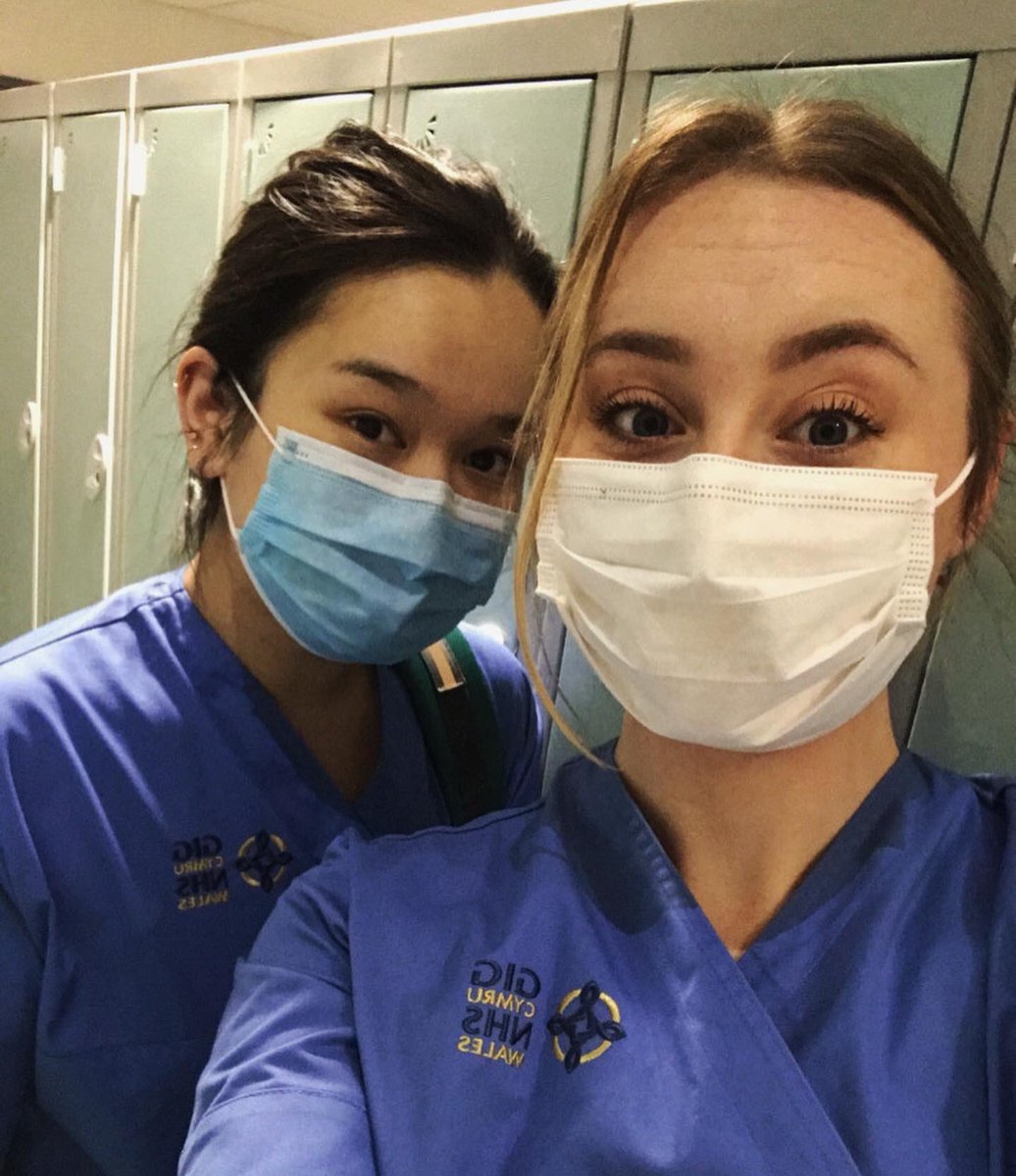 dionrichards_98's tweet photo. Some pics from xmas day yesterday. Different year, different unit, whole new pandemic! Merry Christmas from intensive care X  @UHWCriticalCare https://t.co/Udd0eDOtny