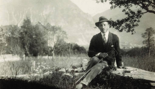 davidcosg's tweet photo. I aquestes coses, que viuen / d’extingir-se, comprenen que tu les celebris; fugisseres, / ens confien a nosaltres, els més fugissers de tots, la seva salvació.- R.M. Rilke, elegia IX de les “Elegies de Duino”. https://t.co/DIKtibXlu1