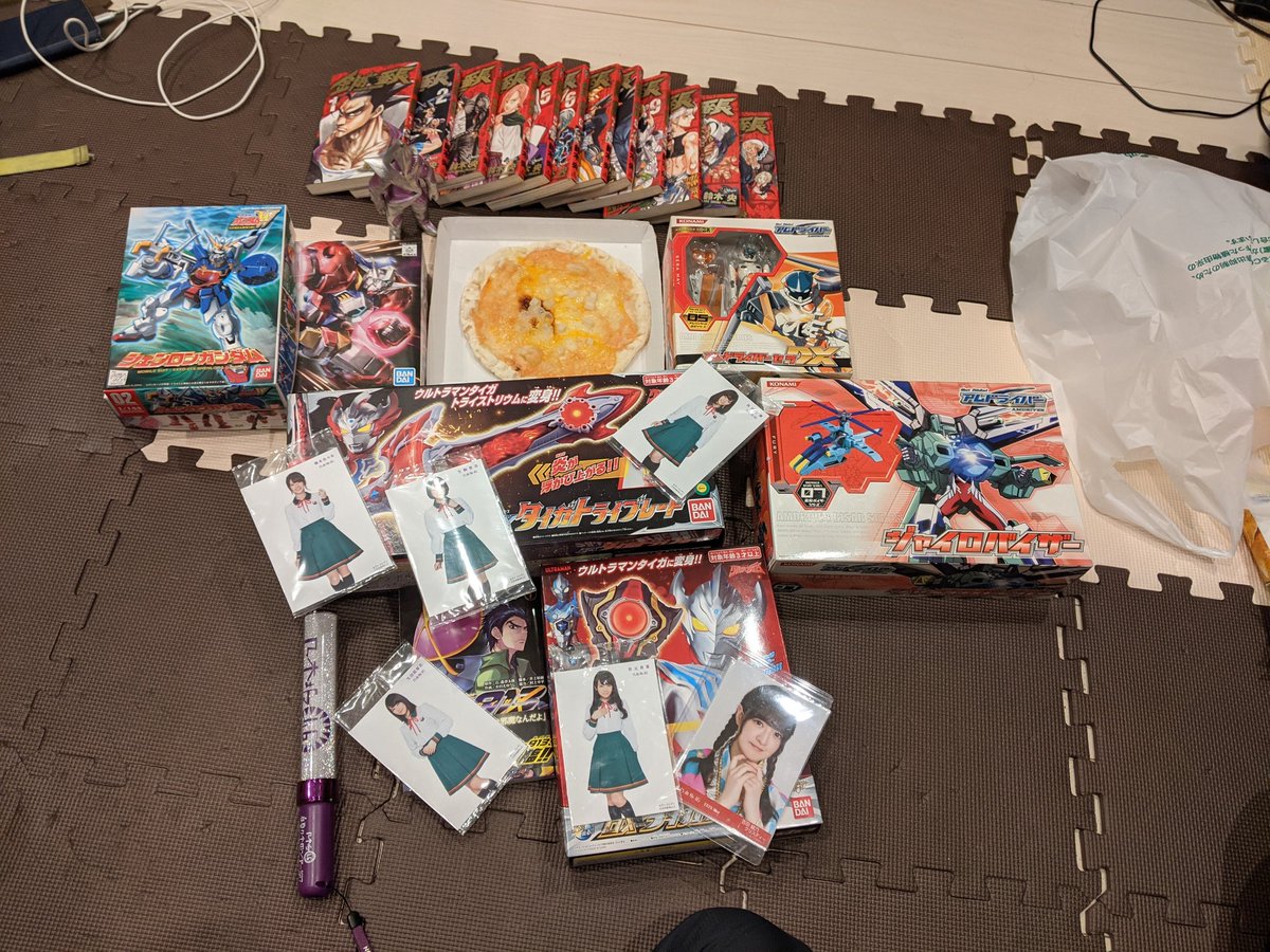 マジェスティックな夜にドラスティックな君がグラマラスに着こなして蒼い道走り続けよう マジェスティックな夜にドラスティックな君がグラマラスに着こなして蒼い道走り続けよう