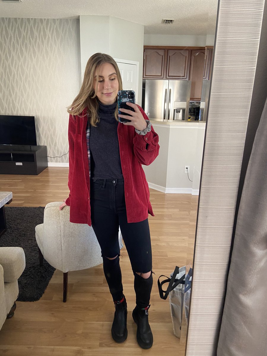 Erin_N_Sullivan's tweet photo. CHRISTMAS!!! was yesterday and I felt cute ha https://t.co/i99amYgpHp