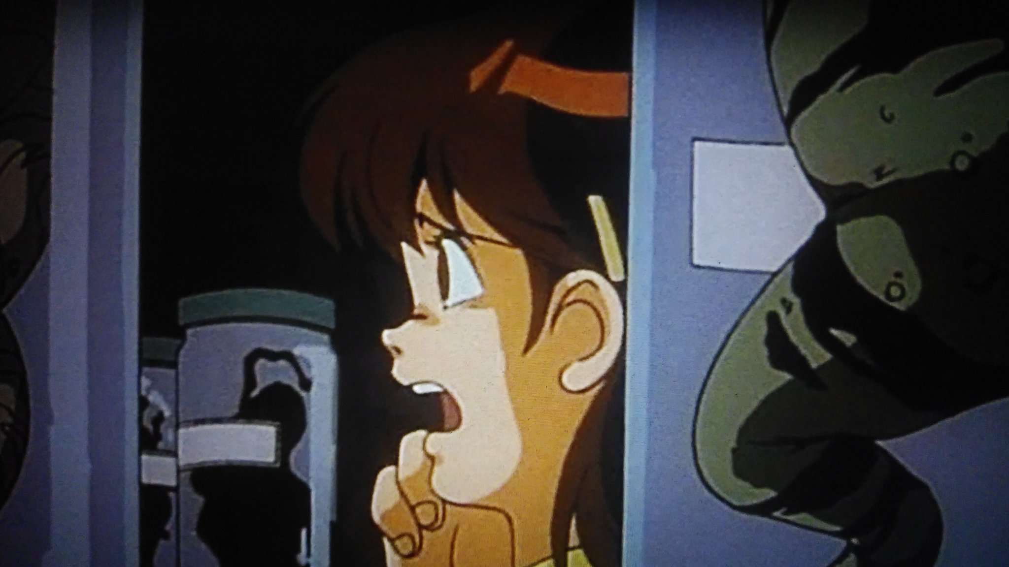 こうちゃん 獣神ライガー8話 涙をこらえて友を撃て より いじめられていた小学生の少年に寄生虫が取り憑き 凶暴化 学校の理科室で青紫の舌を伸ばしホルマリン漬けの標本を貪っていたところ たまたま通りかかった少女に見つかってしまいます