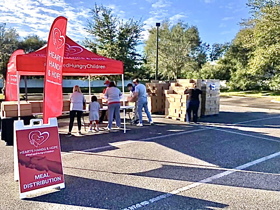 From our family to yours, we wish you a Happy Holiday season and Joyous New Year! 🎄🎁

Thank you community partners! 🤲🏼

💙 #ConnectFord
🌷 <a href="/HSCSC2014/">HSC Seminole</a>
📚 <a href="/MaxStarks78/">Max Starks IV</a> Charitable Fund
❤️ #HeartsHandsandHopeInc
📦 <a href="/FeedHopeNow/">Second Harvest Food Bank of Central Florida</a>
🥼 <a href="/AdventHealthCFL/">AdventHealth Central Florida</a>