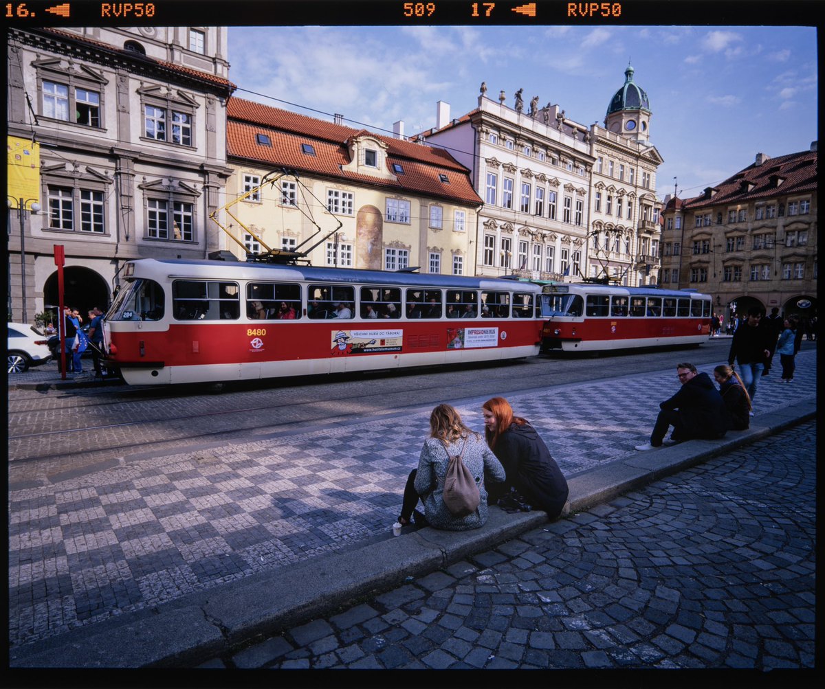 tadanou1's tweet photo. #フィルム写真
#リバーサル
#mamiya7
#velvia50
#プラハ https://t.co/sPKJvIxmK8