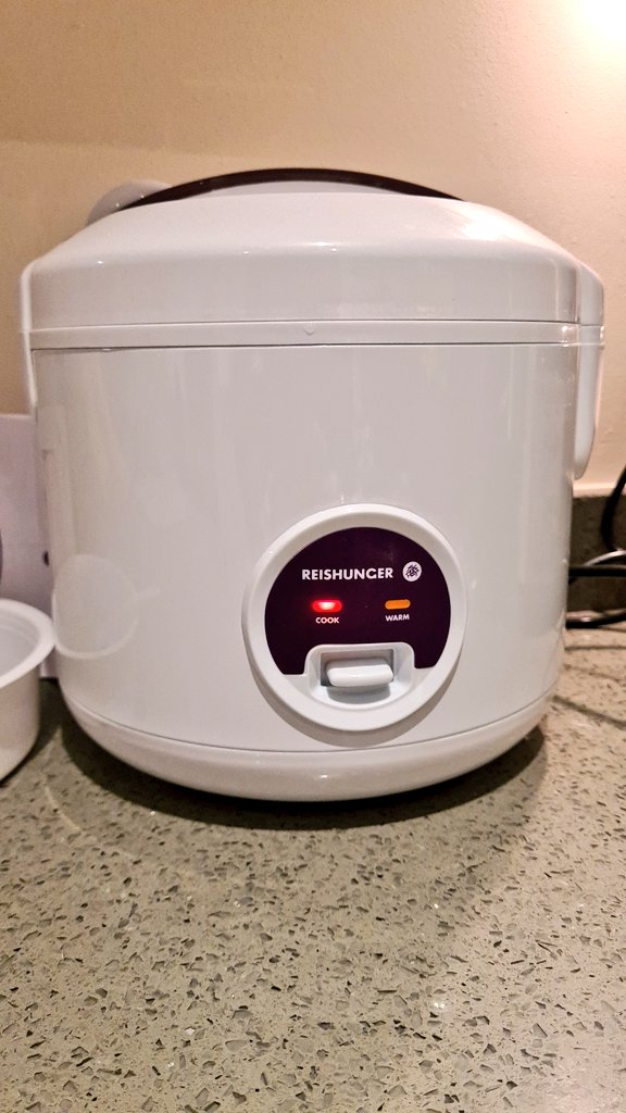 Itscallumevans2's tweet photo. @MrNigelNg Uncle Roger! I rarely tweet, but I'm a big fan of your vids and felt obliged to show off the rice cooker my gf got me for Xmas. So excited 😁 https://t.co/otPJaV1G5V