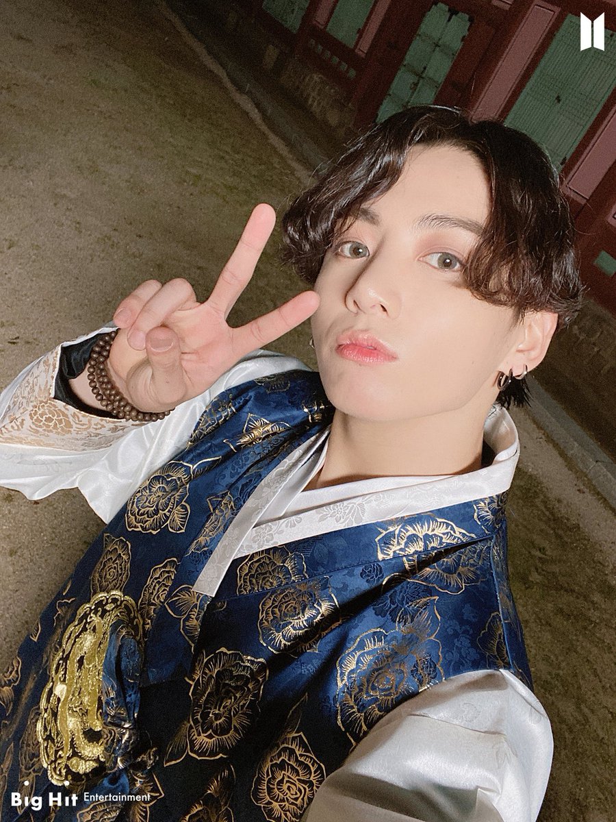 birthday selcas posted by jimin !