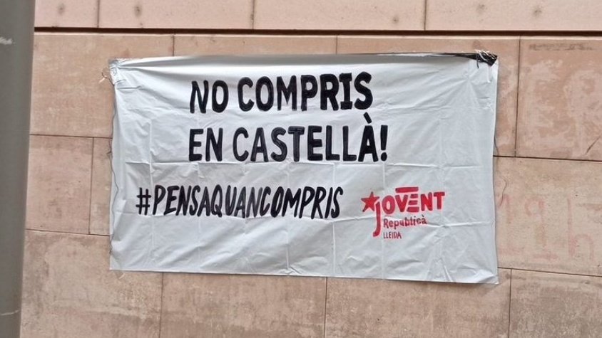 Bcnisnotcat_'s tweet image. En Lazitania, más concretamente en Lérida, los cachorros del partido de Rufián, el socio de Pedro Sánchez, piden hacer boicot a los productos etiquetados en castellano ¡Tabarnia libre ya! Síguenos 👍