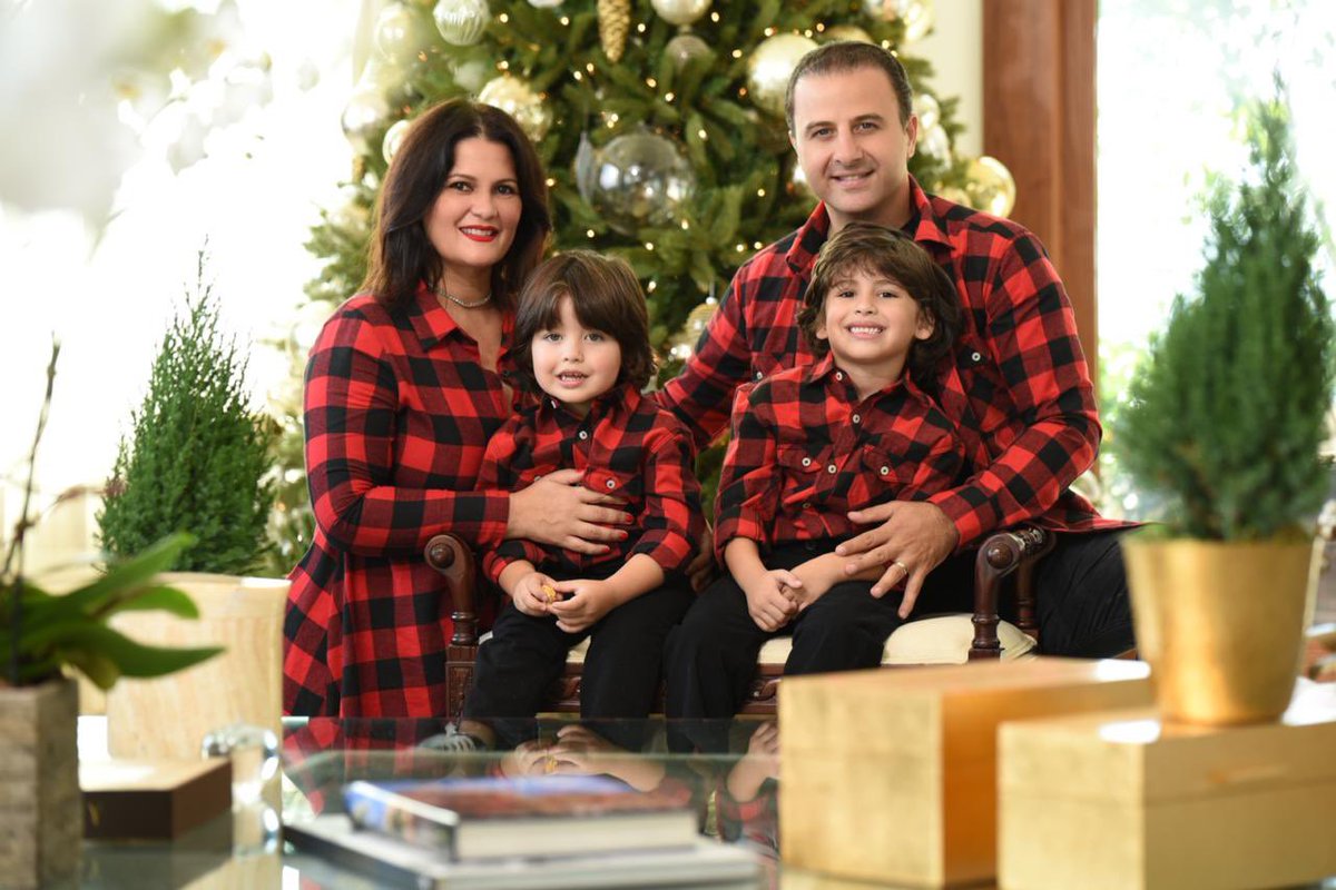 Wishing everyone a healthy and happy Christmas and New Year. Con mucho cariño, Los Handal Grullon. 👨‍👩‍👦‍👦🎄