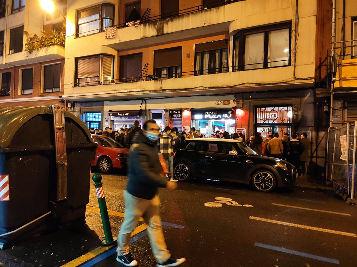 mongatanga's tweet photo. Esto es Pozas hoy. No se respecta nada @Bilbao_Polizia https://t.co/KJ1GjFK1AH