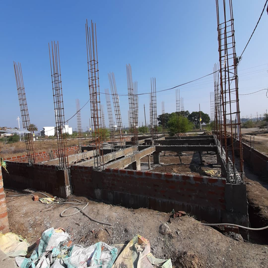 vaidravvi's tweet photo. New site at salaiya..duplex project...plinth beam casted https://t.co/UnlzokTmia