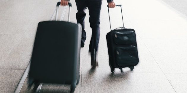 suite à une rupture du foie à cause d'un coup dans l'abdomen. La police l'a interrogé car celui-ci avait aidé à construire l'enclos. La police s'était présenté à nouveau à sa chambre d'hôtel mais celui-ci s'était enfui avec ses valises prétextant aller à la laverie.