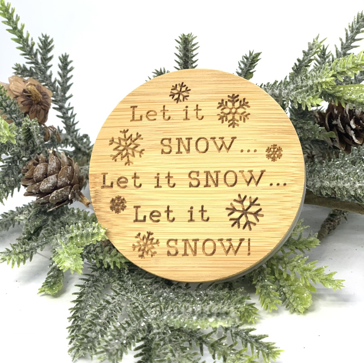 ScentimentU's tweet photo. Have a lovely Christmas everyone! 🎄
It may not be the Christmas we all planned but let’s take the most of it! 🎁🎅🏻
Have a peaceful and relaxing one and stay safe🎄 https://t.co/W95Vqb2VCZ