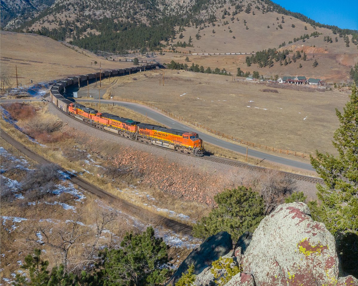 844useonly's tweet photo. #moffattunnelsubdivision #moffatroad #moffatsub #moffatsubdivision #moffatroad #bnsf #bnsfrailway #logostics #travel #energy #coloradotrains #railfan #railfanphotography #railroadphotography #railpictures #train #es44ac #gevo #coaltrain https://t.co/ipzRqtXp01