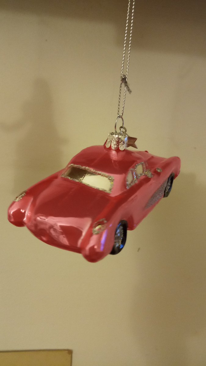 AnnaSkyeBird's tweet photo. @Paul_not_Ringo I am Lady Penelope. https://t.co/E2MsKuPC3u