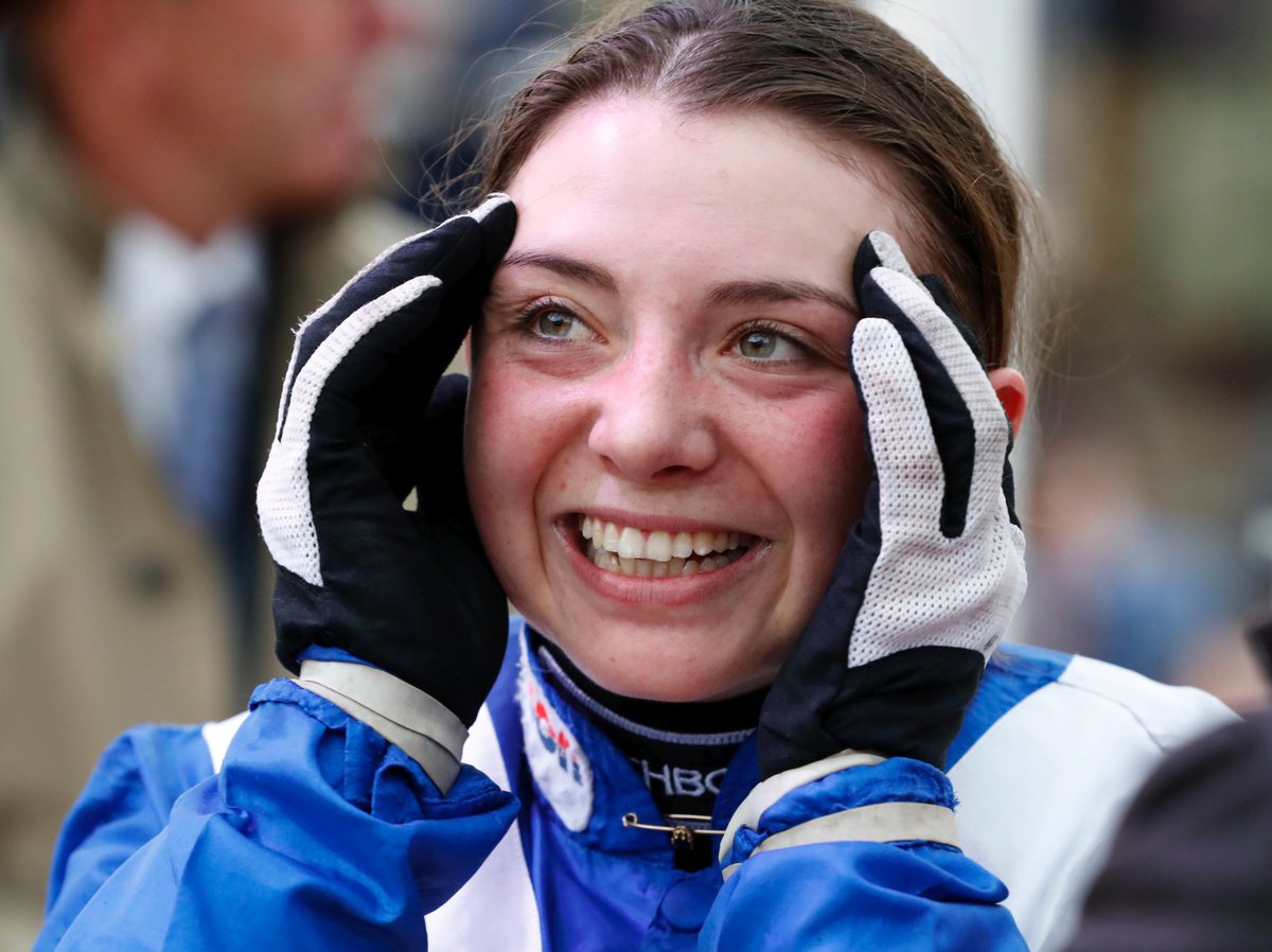 😍 Happy Christmas, Bryony Frost!

#KingGeorge #Frodon <a href="/kemptonparkrace/">Kempton Park Racecourse</a> <a href="/Ladbrokes/">Ladbrokes</a>