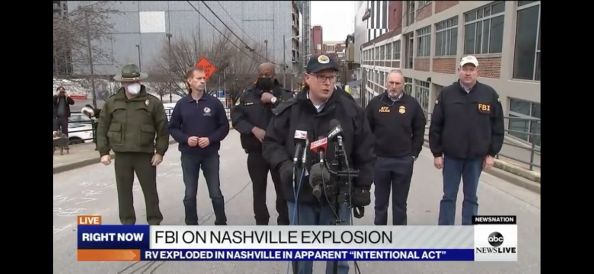 PIOMarkBrady's tweet photo. Example of well organized &amp; managed unified press conference. #PIO setting tone with ground rules &amp; order of speakers (name, spelling, title) speakers “staying in their lane”  @MNPDNashville #DonAaron handling post-conference Q&amp;A “Be Brief-Brilliant-Gone” https://t.co/LfMxCEos98 https://t.co/vmtzBOmdoX