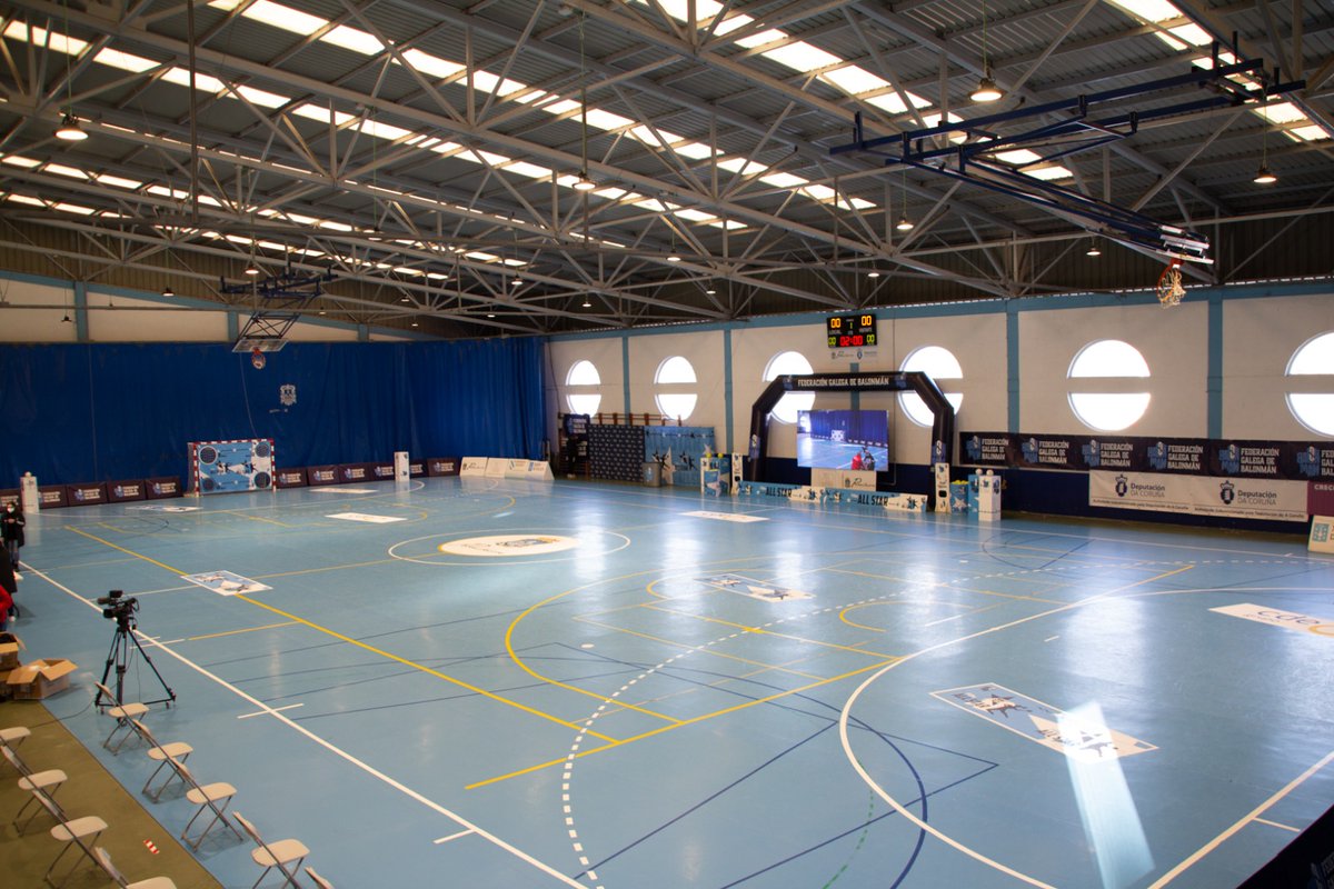 Sabedes que un All Star galego? Nós si! O mellor do mellor! Así luce o pavillón de Pontedeume a falta de nada para o inicio dunha xornada chea de solidariedade (con Cáritas Pontedeume), de ilusión e de bo balonmán (o noso). Non volo perdades! A través da nosa canle de youtube!