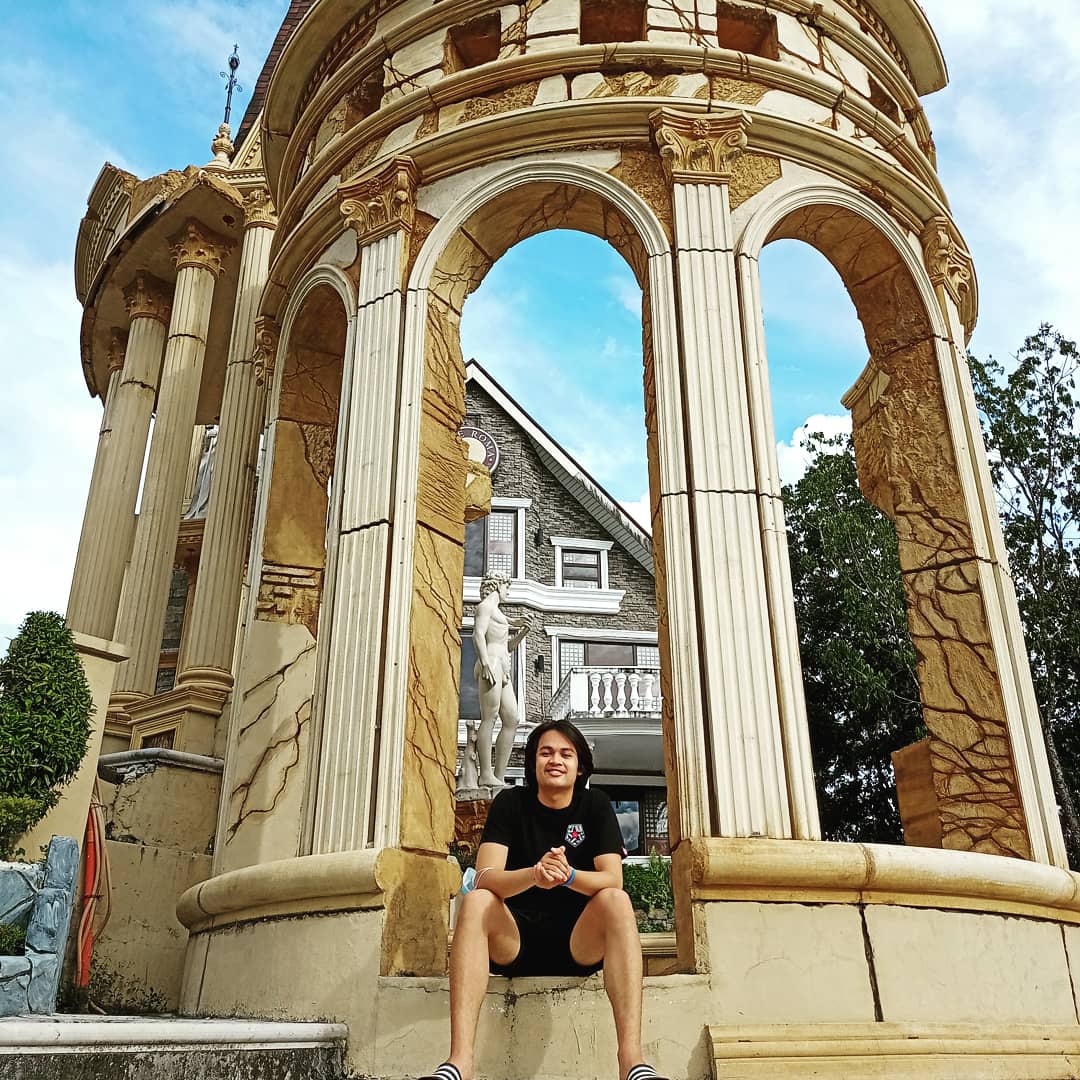 TimoteiManalad's tweet photo. 🖤🏰 https://t.co/KAy4MLvzmh