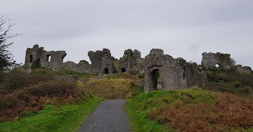 DS_tone's tweet photo. The impressive Rock of Dunamase (Dรบn Mรกsc) castle and stunning views.
#dunamase #castle #Ireland #architecture #Archaeology @opwireland https://t.co/hTuG7BIE1h