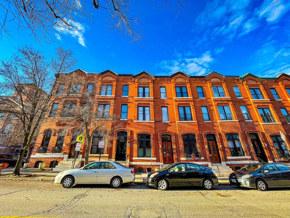 Bolton Hill in Baltimore during the holidays, a photo thread: