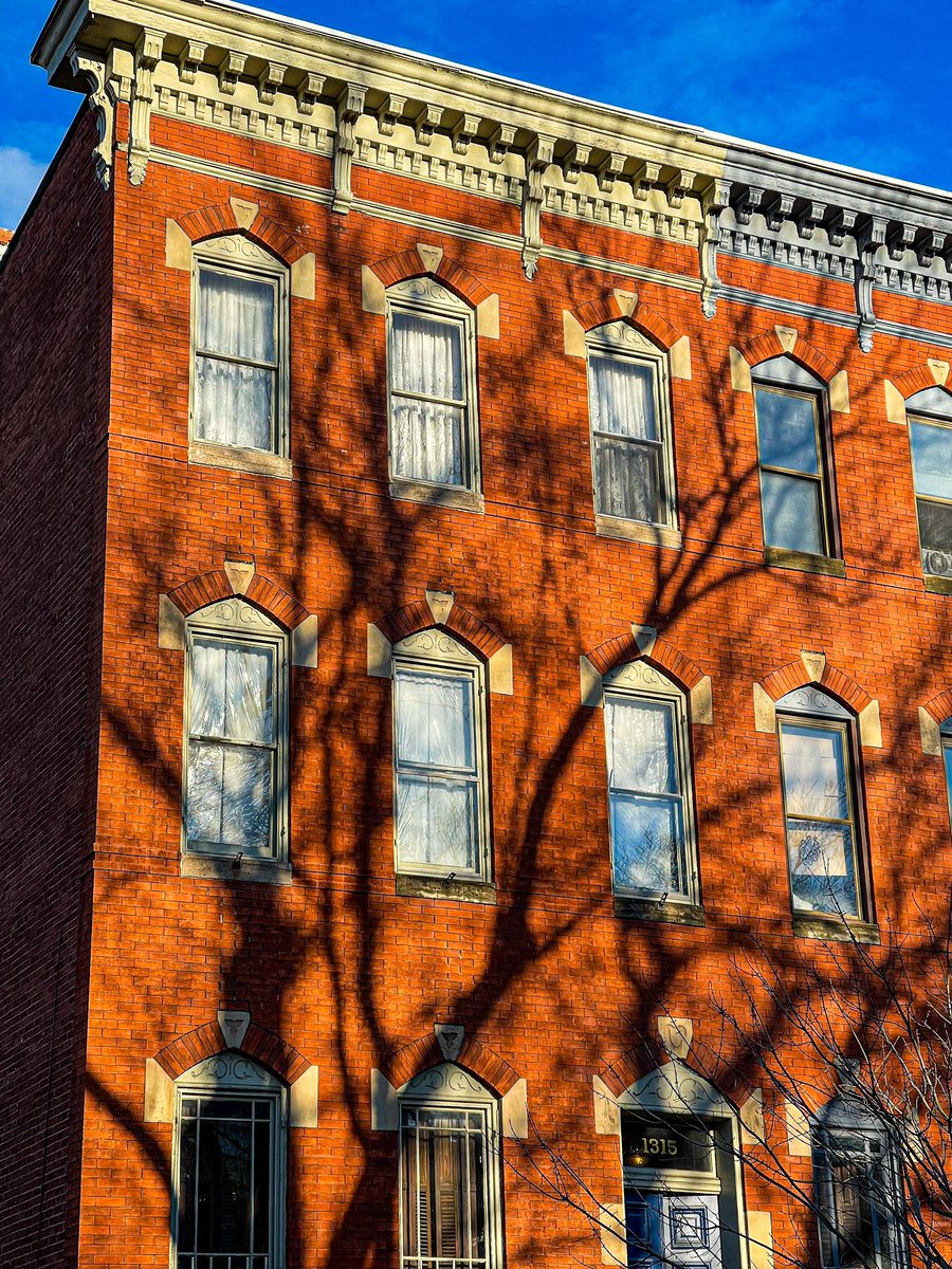 Bolton Hill in Baltimore during the holidays, a photo thread: